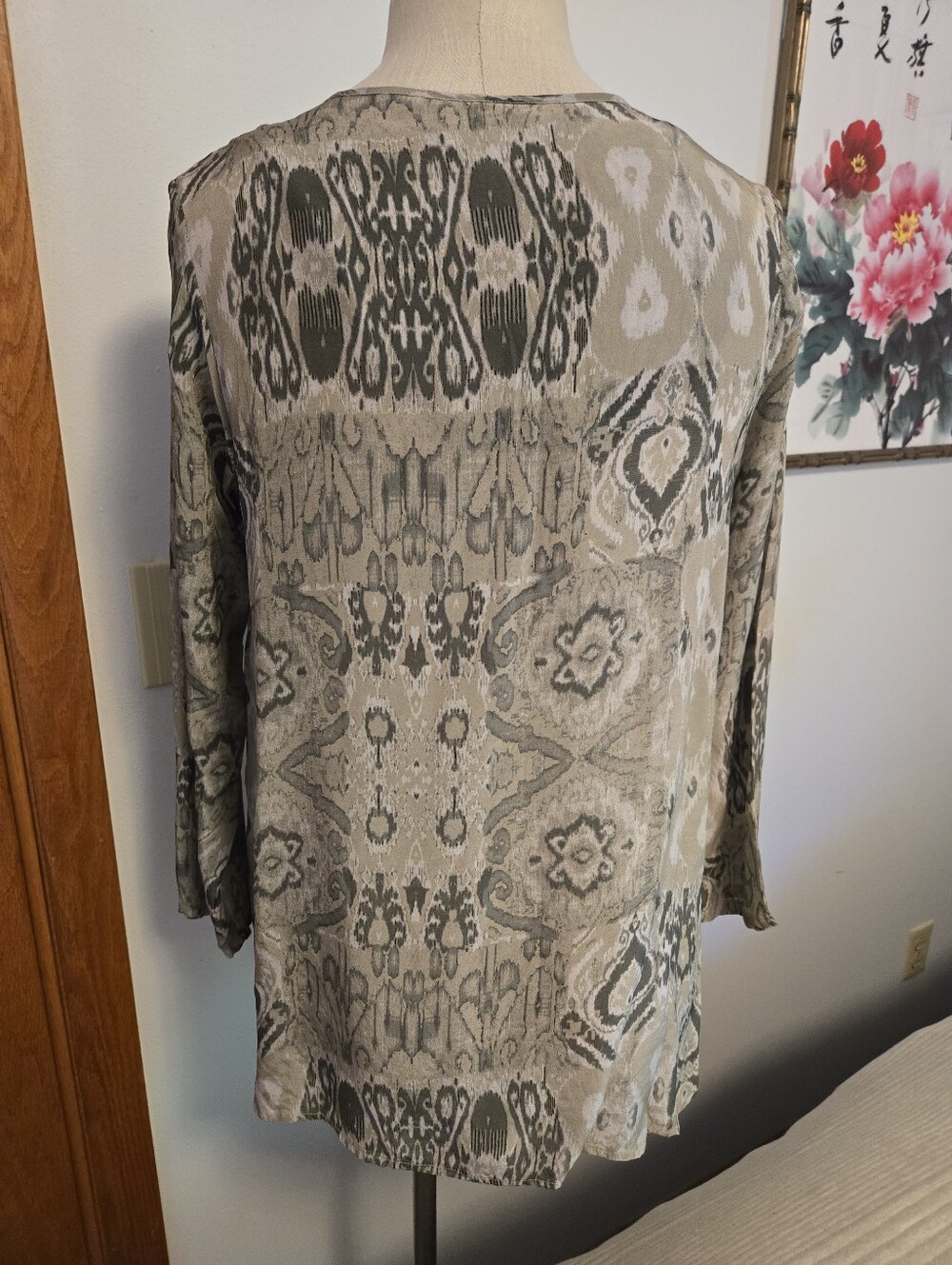 BENARES Boho Floral Bird-Print Long Sleeve Tunic in Olive and Cream. Sz Medium. - Picture 3 of 8